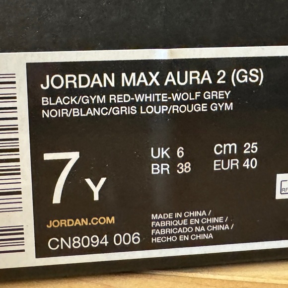New Jordan Max Aura 2 (GS) ‘Black/Gym Red-White- Wolf Grey’ Basketball Sneakers - Picture 12 of 12